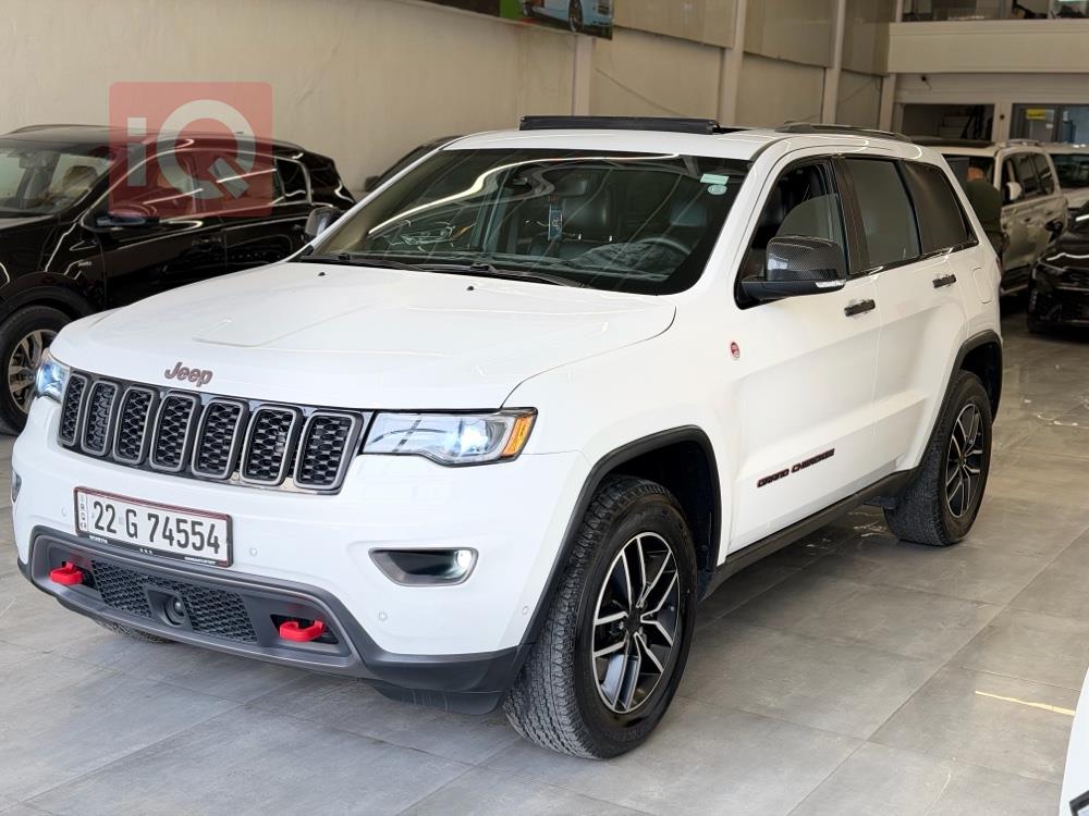 جیپ گراند شیرۆکی